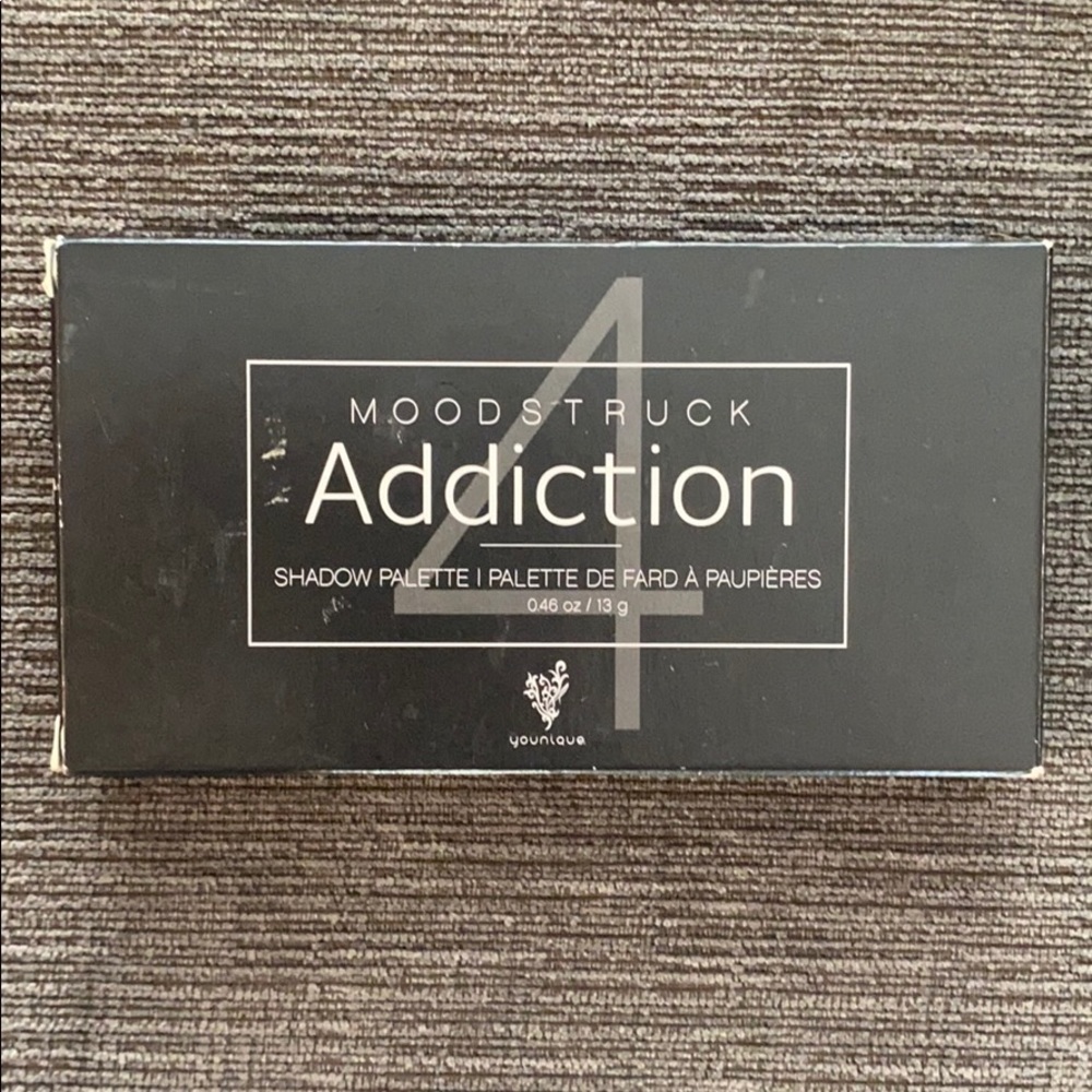 Eyeshadow palette